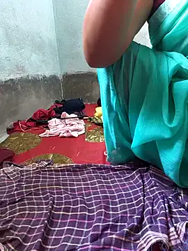 Desi_Lilly01