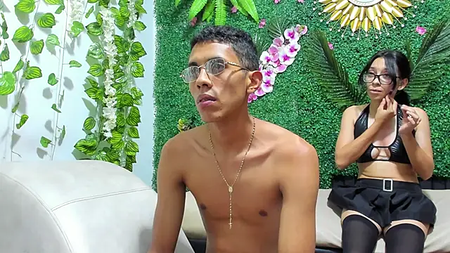  MielAndLeo chat room