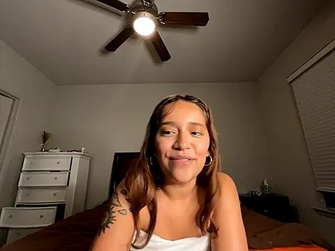 Webcam Model (eurydicee)  is live.Free join now!