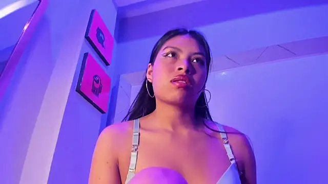 Chloe_Martini