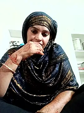 Webcam Model (Mohni_love)  is live.Free join now!