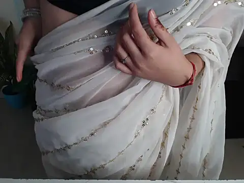 anika_bold