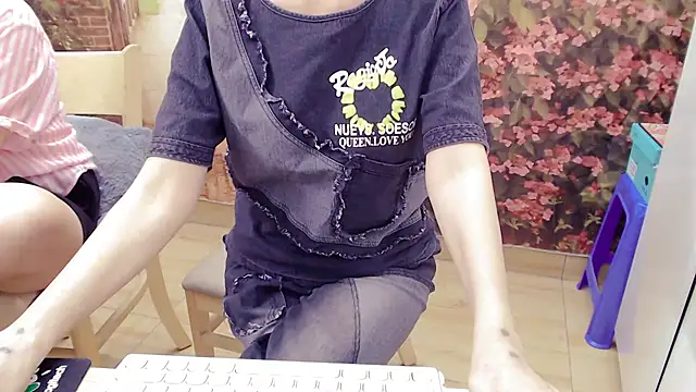 Funnygirl_9x
