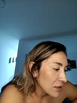 Webcam Model (Mariana_gom)  is live.Free join now!