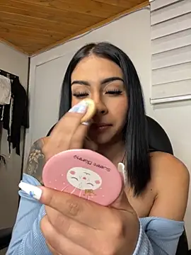 Hilary_pinkk