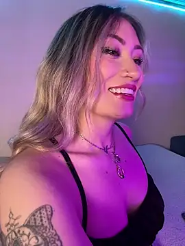 Webcam Model (Lally_Valencia__)  is live.Free join now!