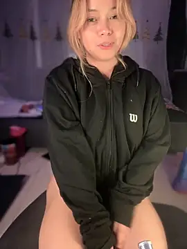 Webcam Model (MerlyG)  is live.Free join now!