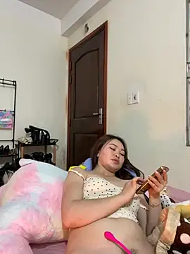 nhi999 - Nhi999's free webcam - UK Sex Cams