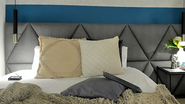 Mia_Roswell