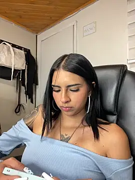 Hilary_pinkk
