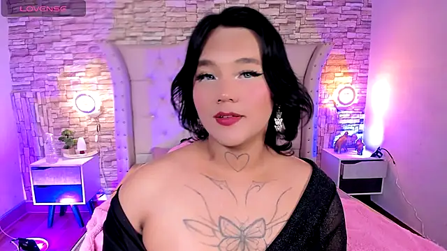 Isa_Queen_TS