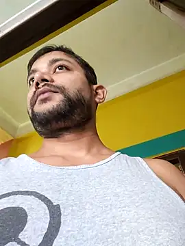addiction_z live cam screenshot male from India on Squirt Show – Wet & Wild Live Cams