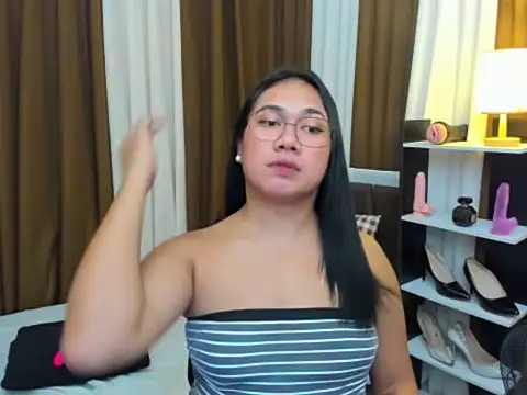TsUncutKaren