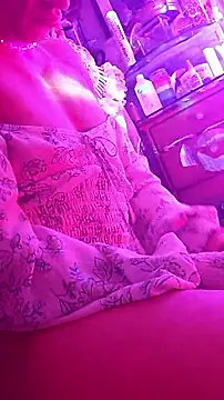 gurlnips