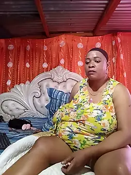 BUSTY_QUEEEN