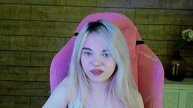 annadelon - AnnaDelon's free webcam - UK Sex Cams