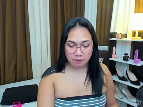 TsUncutKaren
