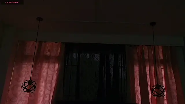 Mia_Holly__