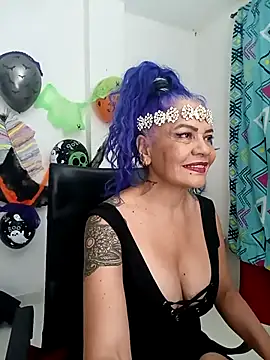 Webcam Model (freyadevil333)  is live.Free join now!