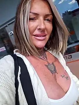 YourMommyBlair
