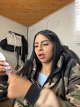 Hilary_pinkk