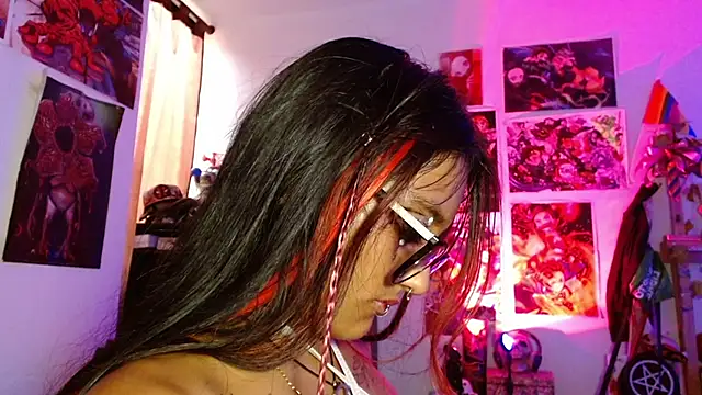carolinerue webcam stripchat model stream image