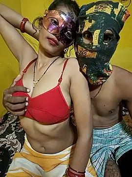 Karisma-sexy-couple