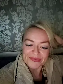Webcam Model (demidelightfulxx)  is live.Free join now!
