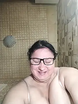 Holly-69