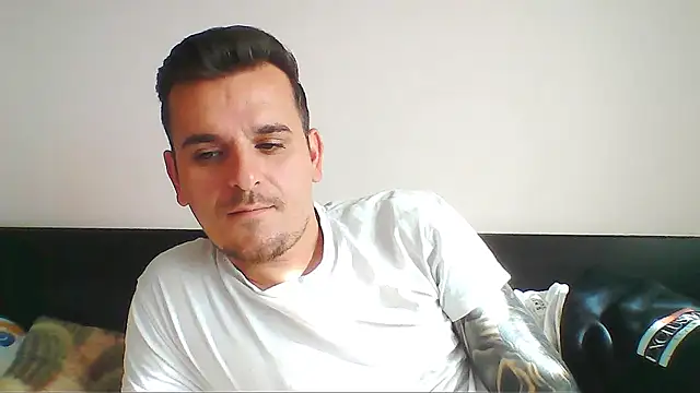 huge_cock22cm - Huge_cock22cm's free webcam - UK Sex Cams