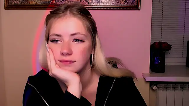 AliceHotty_