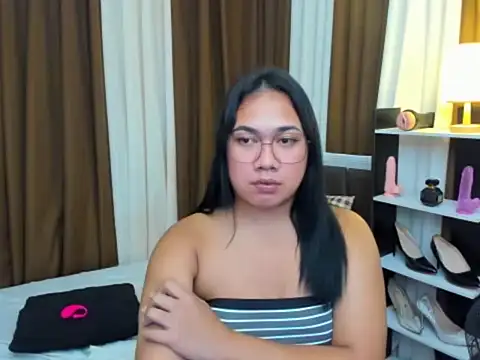TsUncutKaren