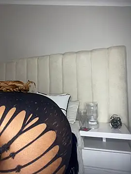 Bustygoddess32
