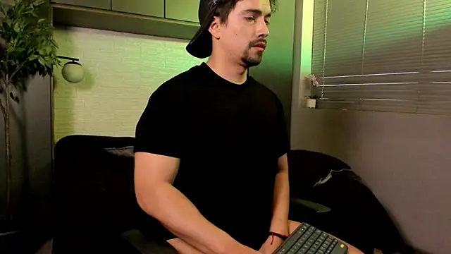 ian_daviz - Ian_Daviz's free webcam - UK Sex Cams