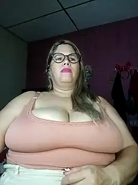 EllisW8 live cam screenshot female on LiveWebCameras – Live Webcams & Video Chat