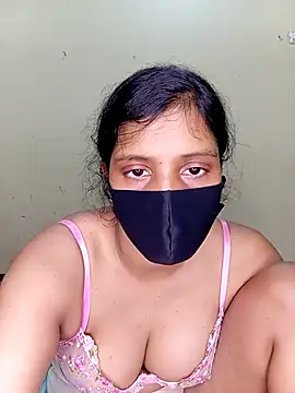 Webcam Model (Rose-luckey)  is live.Free join now!