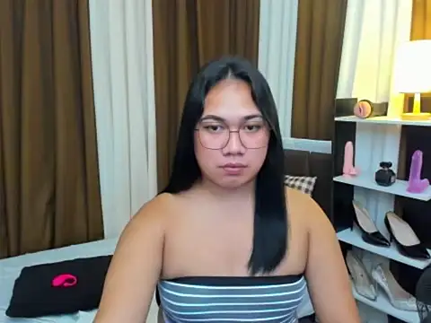 TsUncutKaren