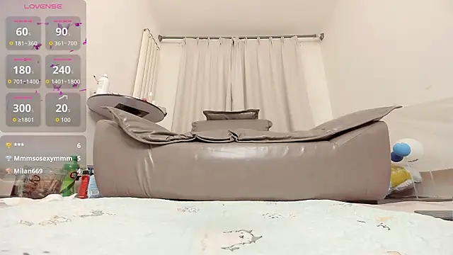 fox-yiyi - Fox-yiyi's free webcam - UK Sex Cams