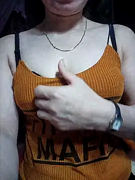 LeanaLy webcam stripchat model stream image