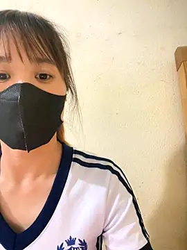 Webcam Model (Anya--)  is live.Free join now!