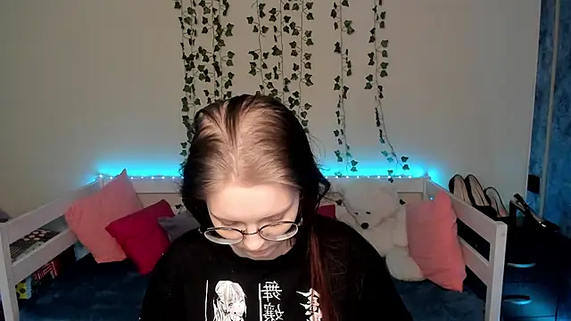 shy_elina01