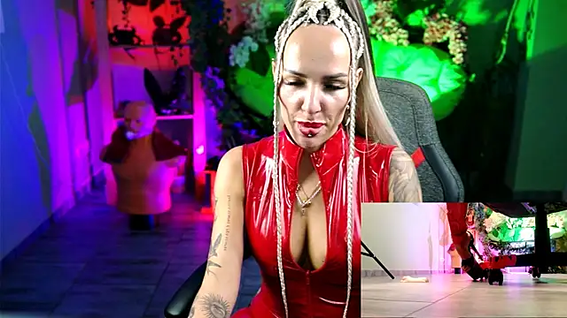 MonicaMaxwel