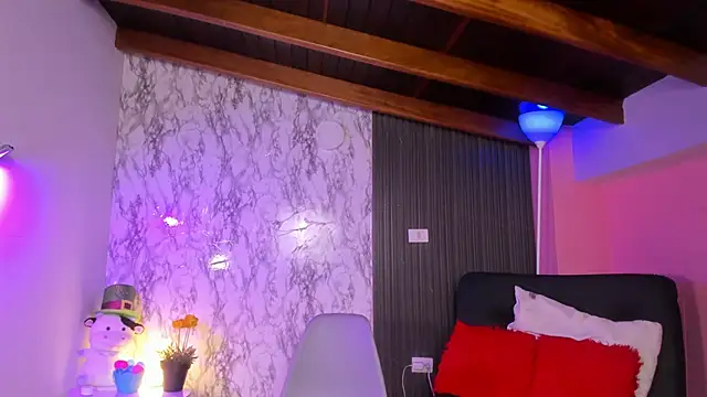 chloe_blue