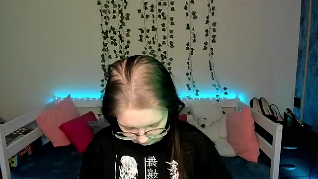 shy_elina01