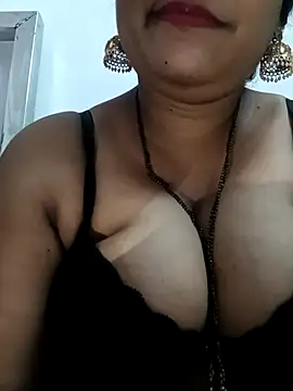 Webcam Model (Nyra-23)  is live.Free join now!