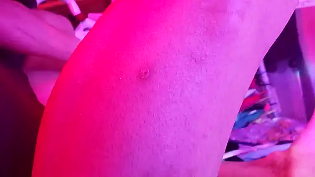 gurlnips