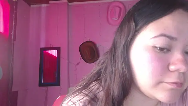 NikkiRous_