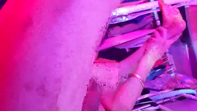 gurlnips