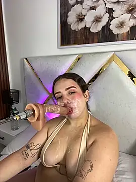 Emely_Pregnant