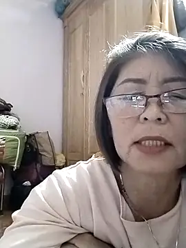Baby-tits2024's chatroom